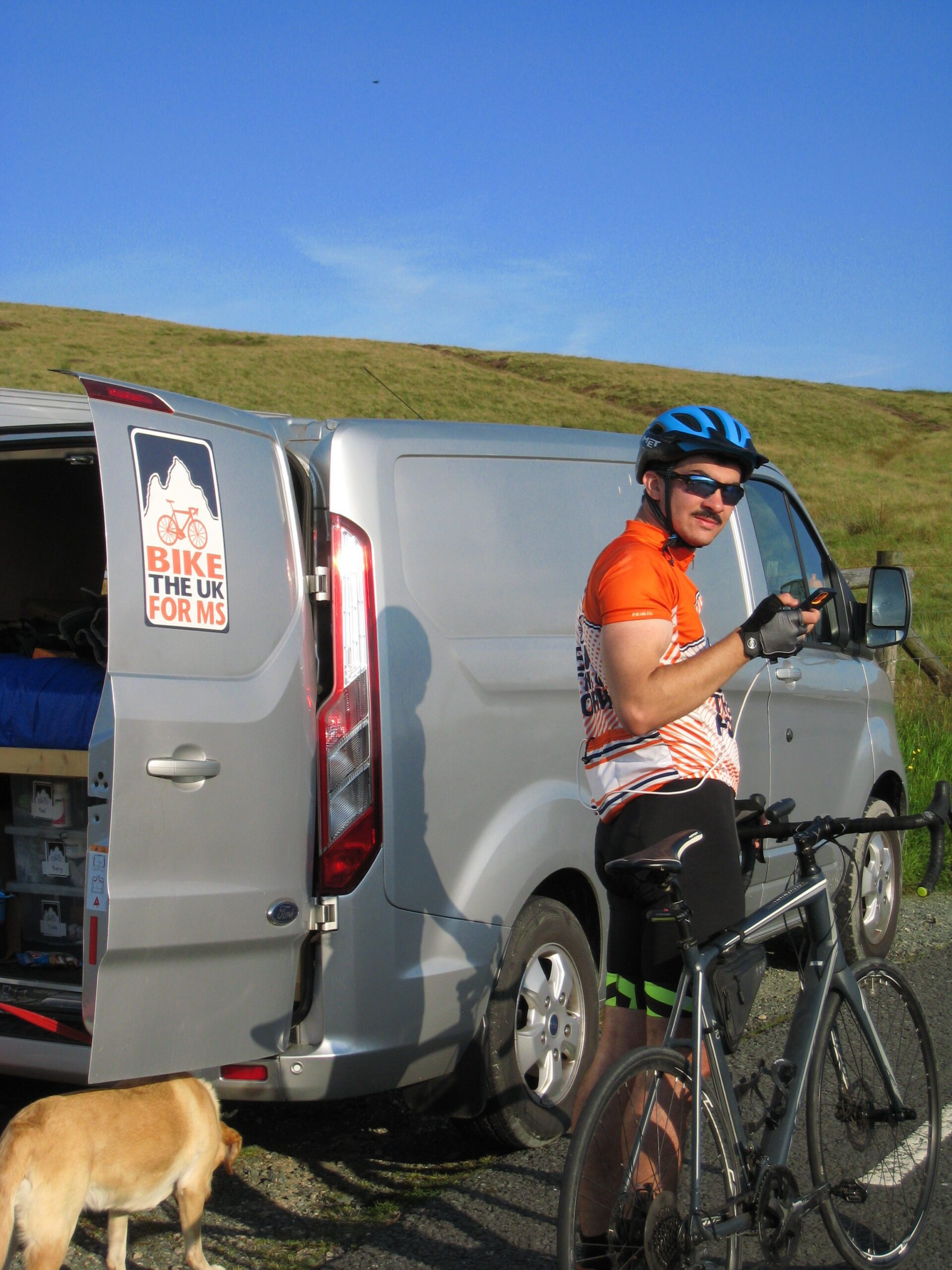 Lon Las Cymru rider at reststop