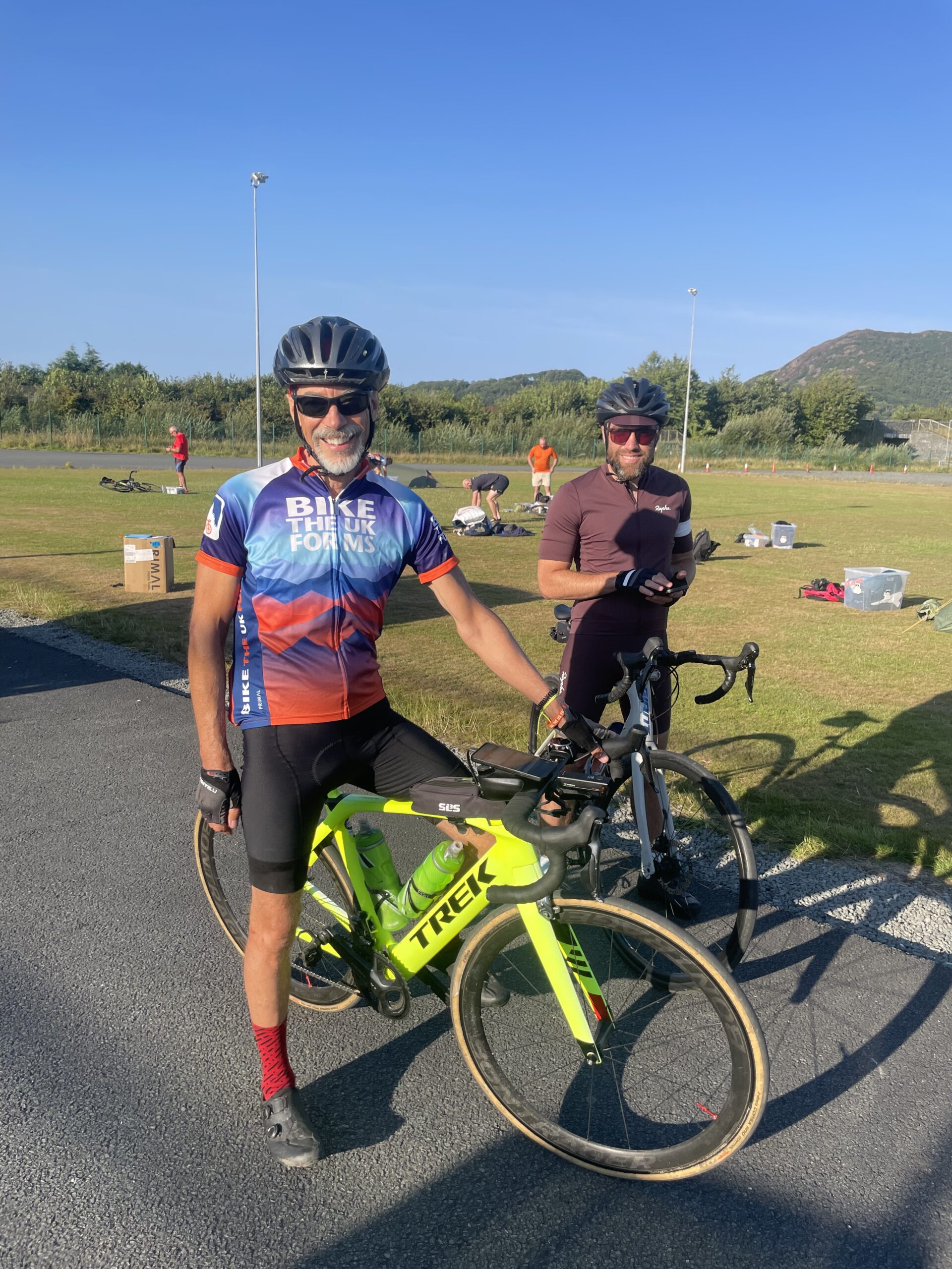 Pair of Lon Las Cymru rider about to set off